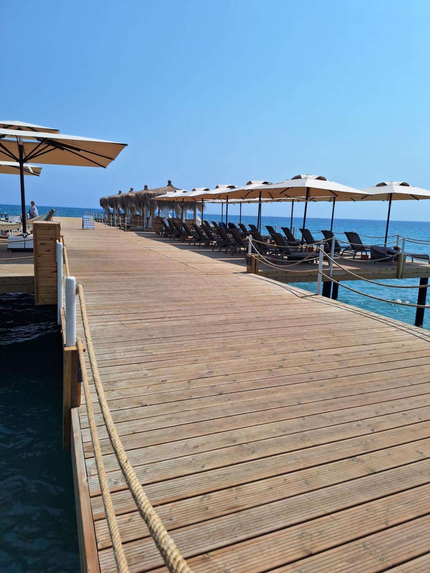 Boheme B6 Sunrise Beach Gastria Exterior foto