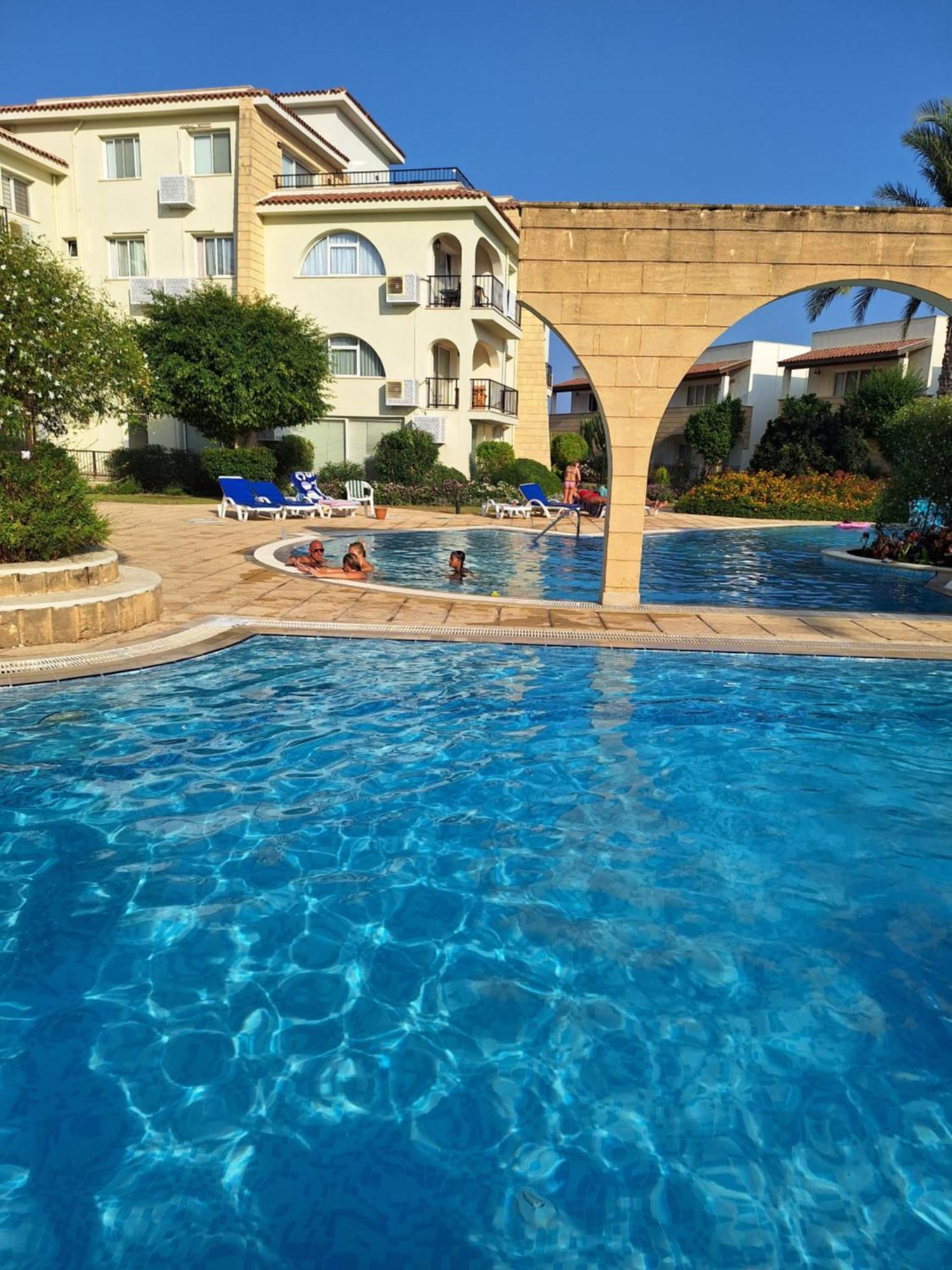 Boheme B6 Sunrise Beach Gastria Exterior foto